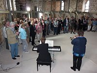 Bild: Offene T&uuml;r Cruciskirche