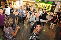 Bild: Geburtstagsfeier in der Galerie