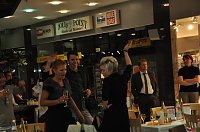 Bild: Geburtstagsfeier in der Galerie