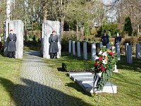 Bild: Feierliche Kranzniederlegung