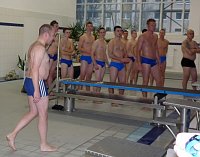 Bild: 24 Stunden Schwimmen begonnen