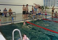 Bild: 24 Stunden Schwimmen begonnen