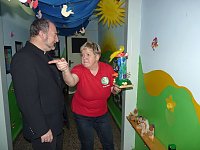 Bild: Manfred Scherer beim Vorlesen