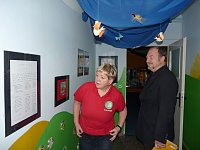 Bild: Manfred Scherer beim Vorlesen