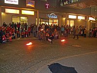Bild: Laternenumzug und Feuerschau
