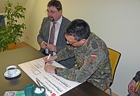 Bild: &Uuml;bergabe Scheck