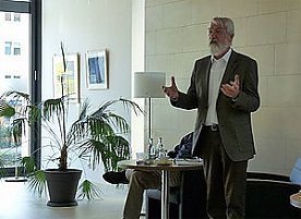 Bild: Mit K&uuml;nstler im Gespr&auml;ch