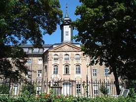 Bild: Vertrag mit Klosterschule