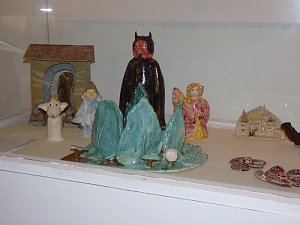In Keramik und Stein