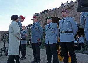 Ehrenmedaille &uuml;berreicht