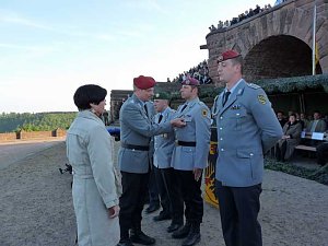 Ehrenmedaille &uuml;berreicht