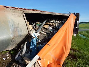Umgekippter Lkw blockierte B4