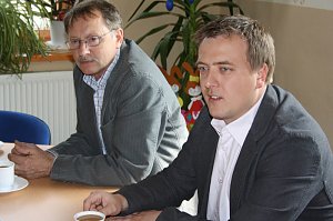Im Jugendhaus Greu&szlig;en diskutiert