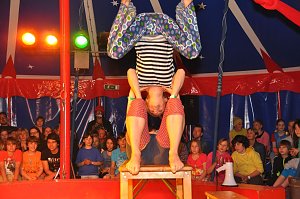 Quirliger Varietéabend zum Zirkusfestival