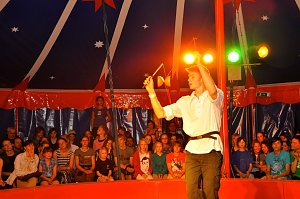 Quirliger Varietéabend zum Zirkusfestival