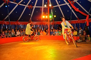 Quirliger Varietéabend zum Zirkusfestival