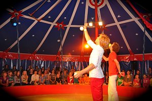Quirliger Varietéabend zum Zirkusfestival