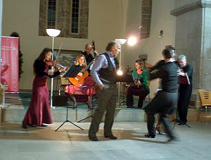 Auftakt mit Grupo Arrabal