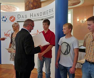 Vom Lehrvertrag freigesprochen