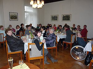"Noch oberhalb der G&uuml;rtellinie"