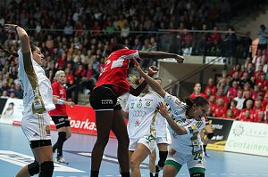 THC unterliegt Györ 25:33