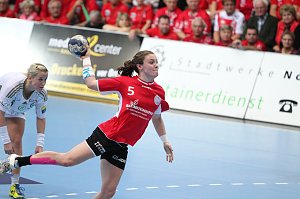 THC unterliegt Györ 25:33