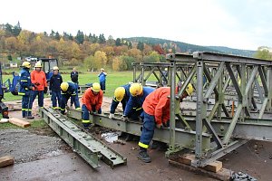 " Brückenbau im Thueringer Wald "