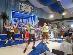 Blau-Wei&szlig; toppt den Ballermann (2)