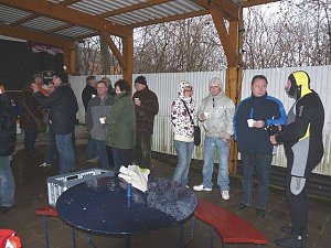 Weihnachtstauchen im Bebraer Teich