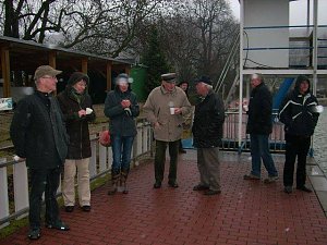 Weihnachtstauchen im Bebraer Teich