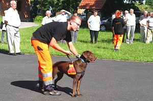 Rettungshundestaffel begeisterte Alterskameraden.