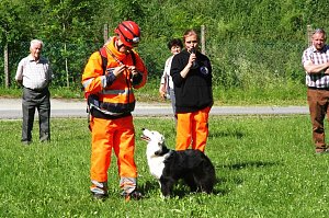 Rettungshundestaffel begeisterte Alterskameraden.