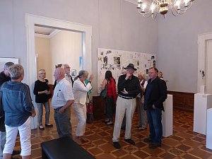 "Tiefgr&uuml;n bis zartbitter"