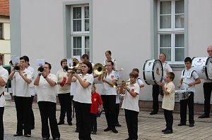Hausm&auml;nner laden zum Bauernmarkt ein