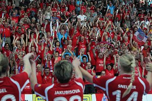 THC gewinnt erstes Champion League Spiel klar mit 33:20