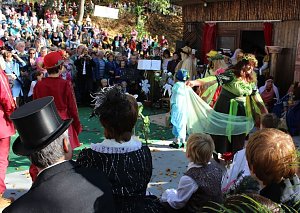 Massenandrang an der Barbarossah&ouml;hle