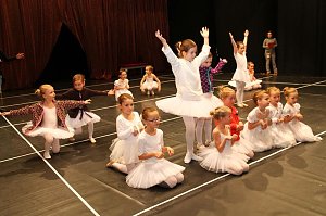 Die Schneek&ouml;nigin - ein getanztes M&auml;rchen.