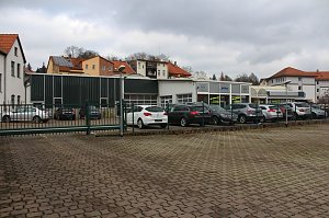Und was wird mit dem alten Autohaus?
