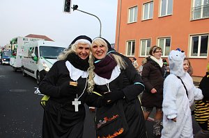 Närrinnen und Narren zogen durch Sondershausen (2)