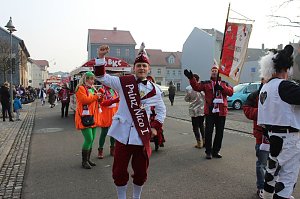 Närrinnen und Narren zogen durch Sondershausen (2)
