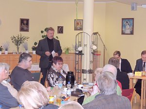Übergabe der Bauschutzbrillen an Abgeordneten des Landtages