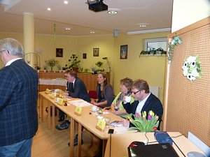Übergabe der Bauschutzbrillen an Abgeordneten des Landtages