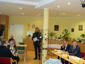 Übergabe der Bauschutzbrillen an Abgeordneten des Landtages