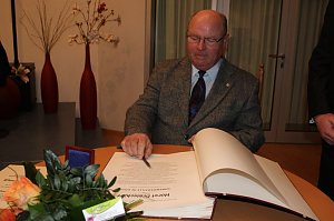 Ehrenmedaille in Gold verliehen