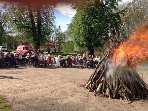 Feuer entfacht auf dem Schlossgelände