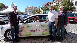 Auto f&uuml;r die Fliederk&ouml;nigin