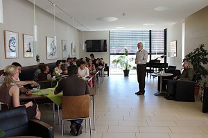 Kulturcaf&eacute; mit Prof. Peter Bruns