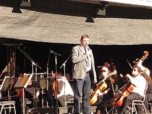 Kopfloser Dirigent beim Residenzfest 2015