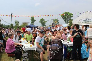 Laubk&ouml;nig gekr&ouml;nt