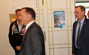 Verurteilung des Brandanschlages und weitere Ma&szlig;nahmen
